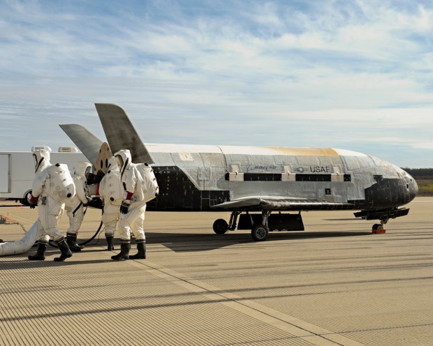 O mini-ônibus espacial X-37B, da Força Aérea americana, após seu último voo, no ano passado (Crédito: USAF)