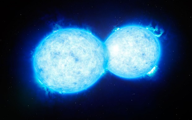 O objeto conhecido como VFTS 352 é composto por duas estrelas azuis, de alta massa, prestes a se fundir. (Crédito: ESO)