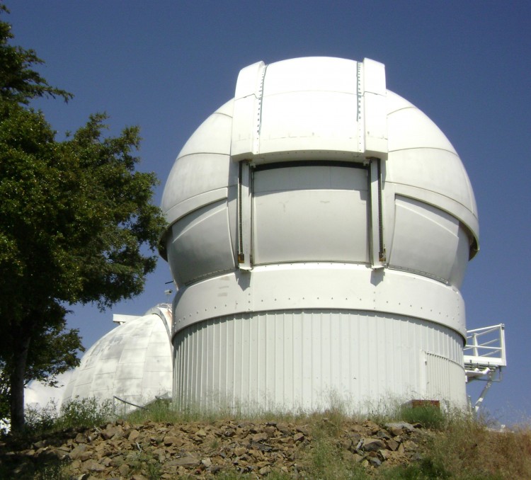 Cúpula do Automated Planet Finder, do Observatório Lick, na Califórnia. (Crédito: Oleg Alexandrov/Creative Commons)